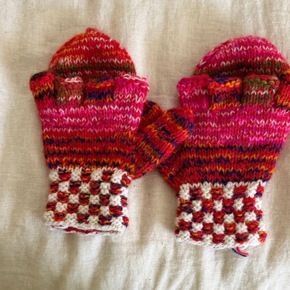 ❤️3 for $15!❤️ 
Peruvian Knit Fingerless Gloves
